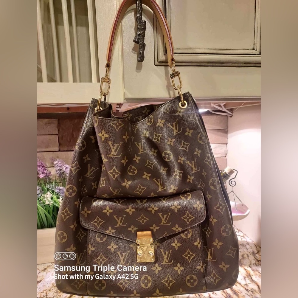 Louis Vuitton Handbag